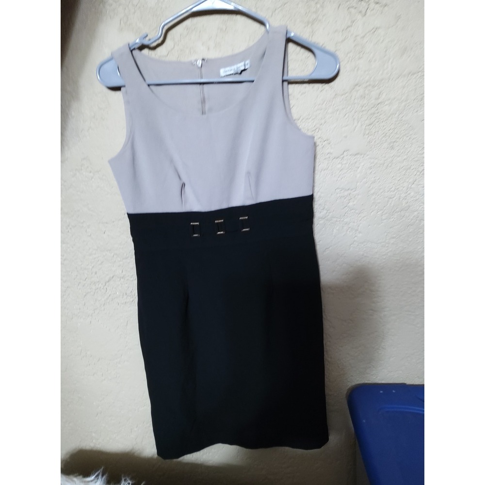 Sandra Darren Colorblock Sheath Dress Tan Black Buckle Petite 8P Sleeveless